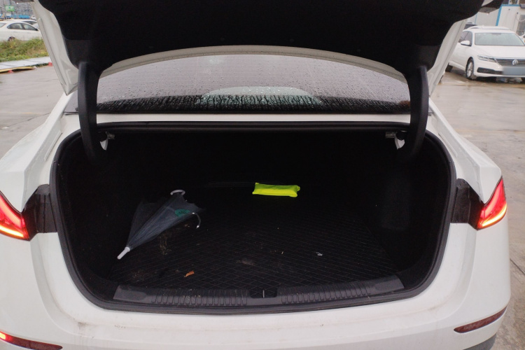 荣威D7 2025款 DMH 125km 世界冠军版机舱底盘23