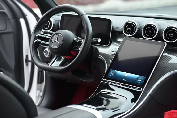 奔驰C级 2023款 C 200 L 运动版中控内饰7006