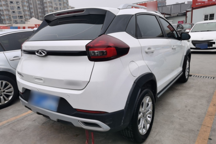 奇瑞 瑞虎3X 2021款 改款 钻石版 1.5L 手动2克拉车身外观7