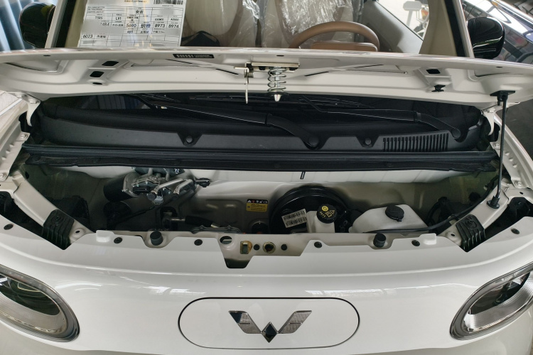 五菱汽车 宏光MINIEV 2024款 第三代 215km 青春版机舱底盘24