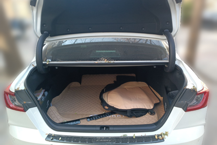 丰田 凯美瑞 2024款 双擎 2.0HGVP 豪华版中控内饰23