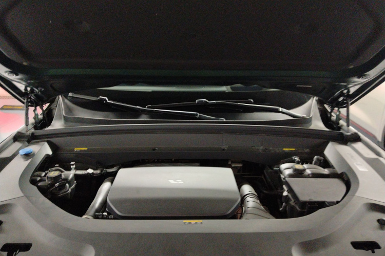 理想汽车 理想L9 2024款 Ultra机舱底盘24