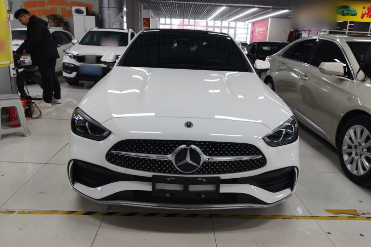 奔驰C级 2023款 C 260 L 运动版车身外观2