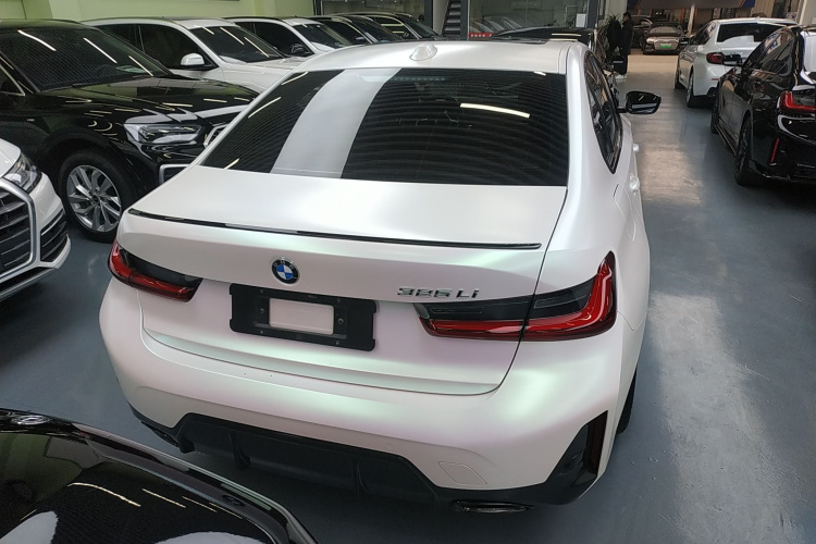 宝马3系 2023款 325Li M运动曜夜套装车身外观6