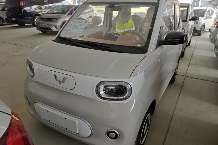 五菱汽车 宏光MINIEV 2024款 第三代 215km 青春版车身外观2