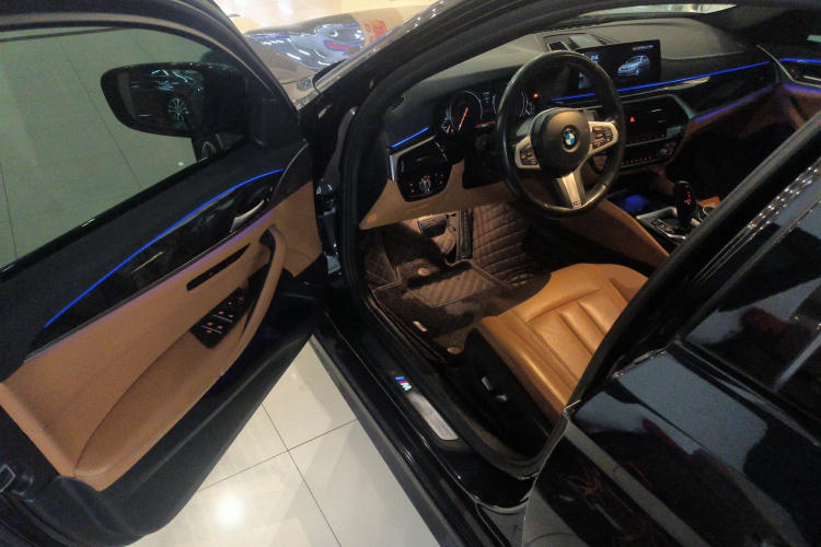 宝马5系 2018款 改款 530Li xDrive M运动套装中控内饰7003