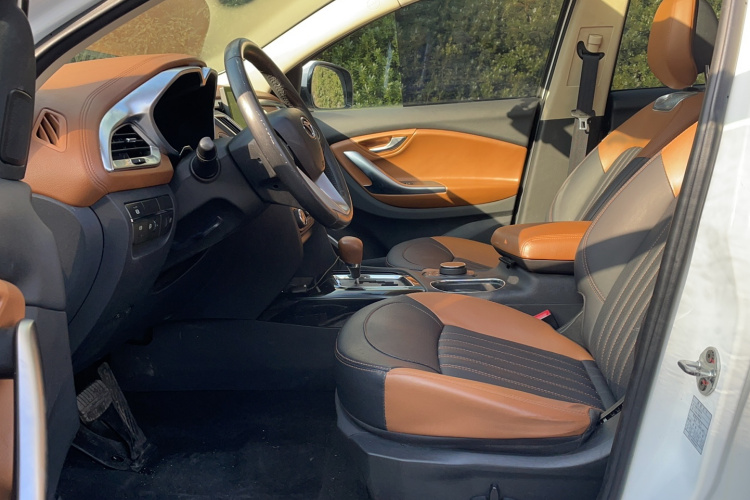 东南DX7 2015款 1.5T 自动豪华型中控内饰7001