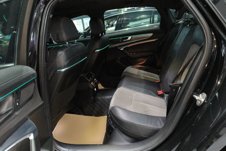 奥迪A6L 2020款 45 TFSI quattro 臻选动感型中控内饰21