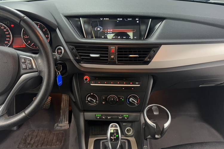 宝马X1 2014款 sDrive18i 时尚型局部细节16