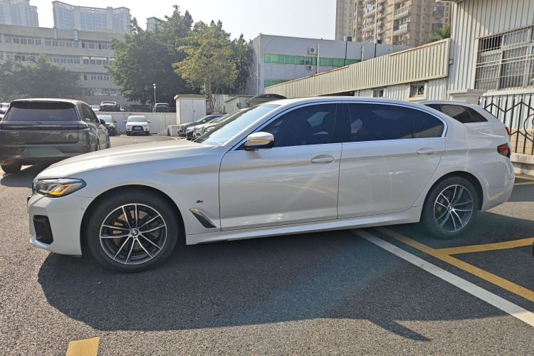 宝马5系 2022款 改款 525Li M运动套装车身外观4