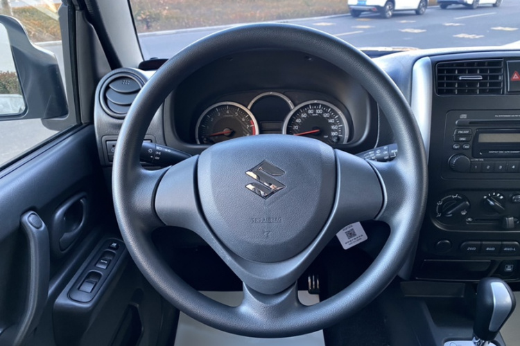 铃木 吉姆尼 2015款 1.3 AT JLX局部细节13