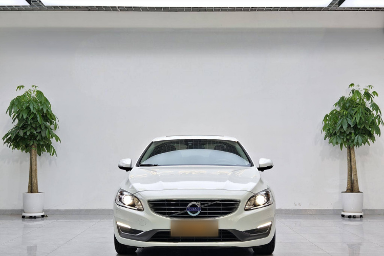 沃尔沃S60 2018款 S60L T3 智进版车身外观6001