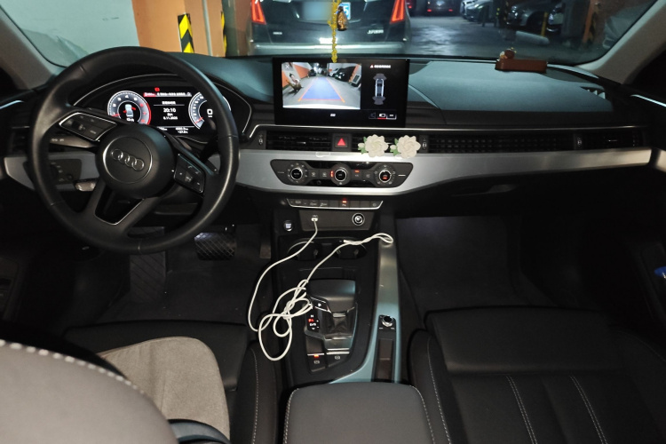奥迪A4L 2022款 40 TFSI 时尚动感型中控内饰7002