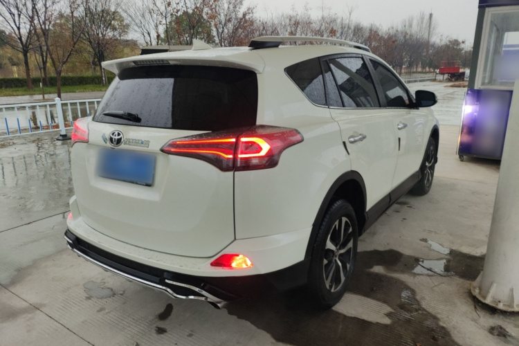 丰田 RAV4荣放 2016款 2.0L CVT两驱风尚版 国V车身外观7