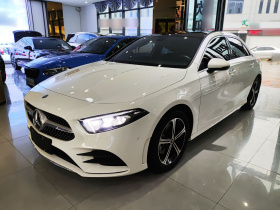 奔驰A级 2022款 改款三 A 200 L 运动轿车时尚型