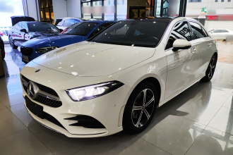 奔驰A级 2022款 改款三 A 200 L 运动轿车时尚型