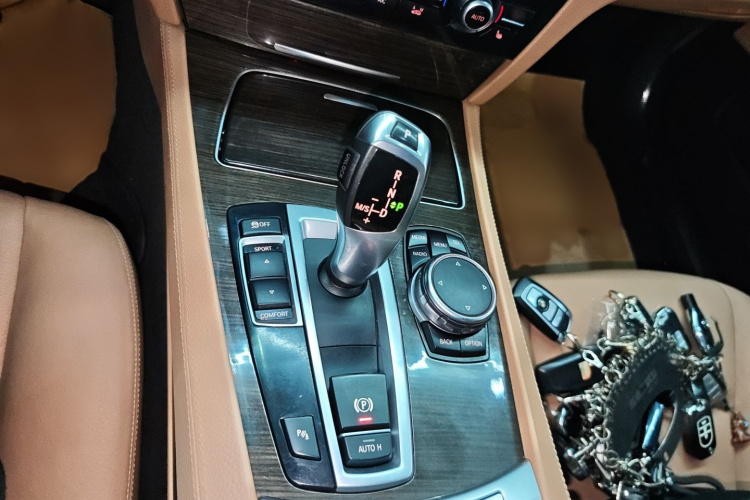 宝马7系 2014款 730Li 臻享型局部细节18