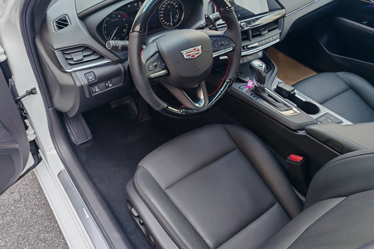 凯迪拉克CT4 2022款 28T 豪华型中控内饰7008