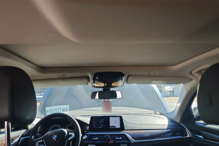 宝马5系 2018款 525Li 豪华套装中控内饰22