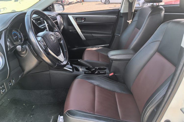 丰田 卡罗拉 2018款 双擎 1.8L E-CVT智尚版中控内饰7003