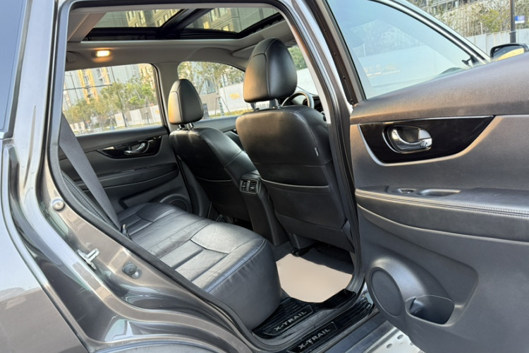 日产 奇骏 2019款 2.0L CVT智联舒适版 2WD中控内饰7007