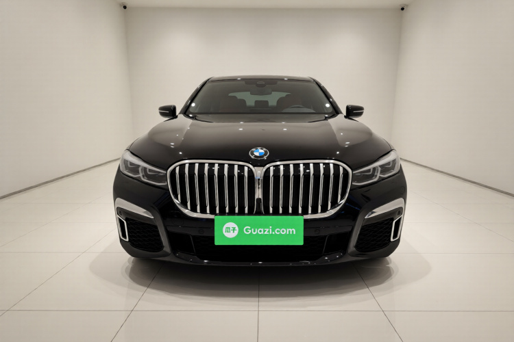 宝马7系 2021款 730Li M运动套装车身外观2