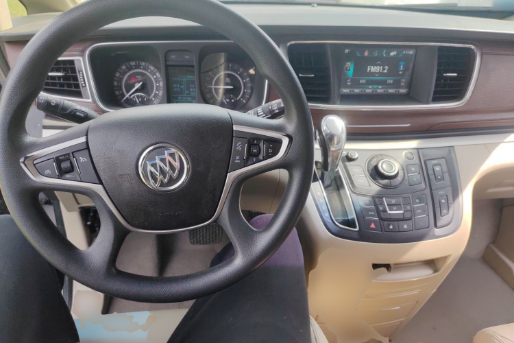 别克GL8 2018款 28T 舒适型 国VI中控内饰12