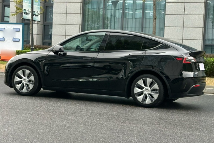 特斯拉 Model Y 2021款 标准续航后驱版车身外观6004