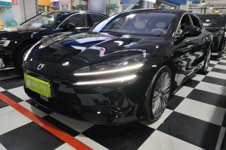 腾势Z9 2024款 1100km 四驱Ultra版