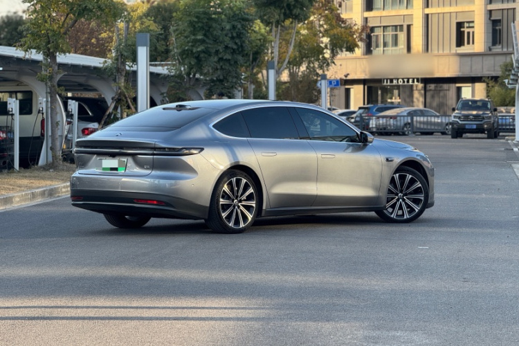 蔚来ET7 2024款 75kWh 行政签名版车身外观6006