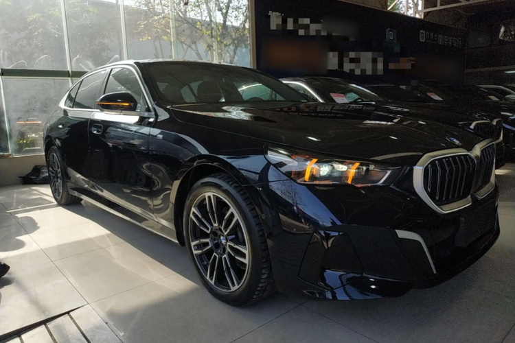 宝马5系 2024款 525Li M运动套装车身外观6002