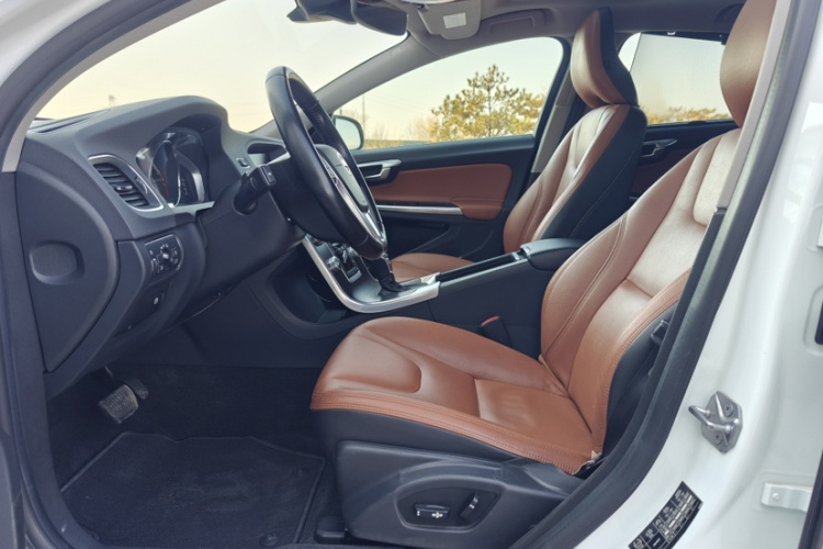 沃尔沃S60 2015款 S60L T5 智驭版局部细节19