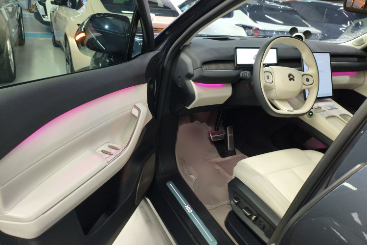 蔚来ES7 2022款 75kWh中控内饰7003