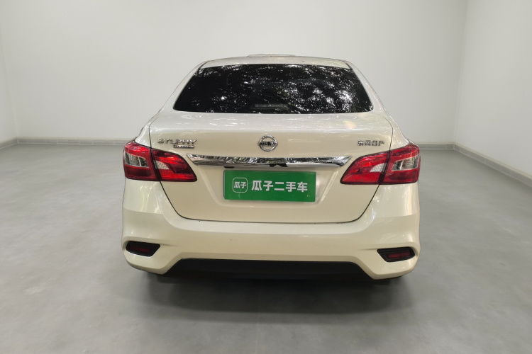 日产 轩逸 2021款 经典 1.6XL CVT豪华版车身外观6