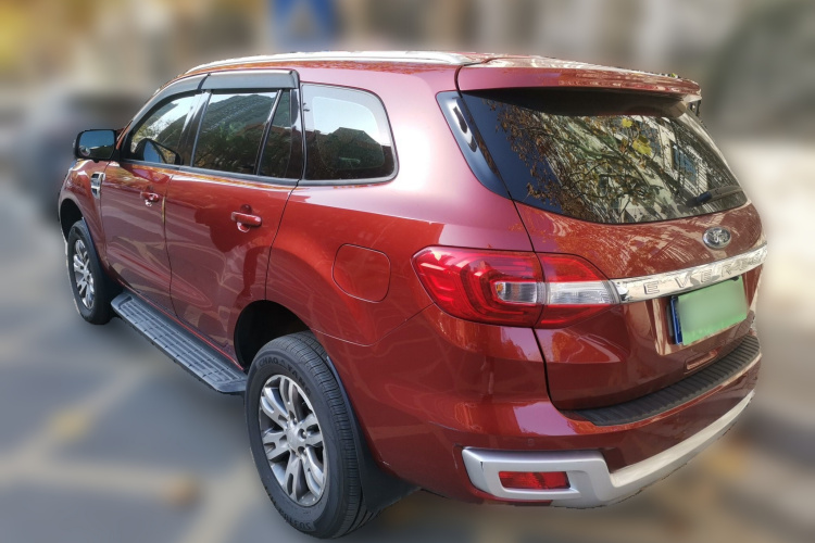 福特 撼路者 2017款 2.0T 汽油自动四驱豪华版 7座车身外观5