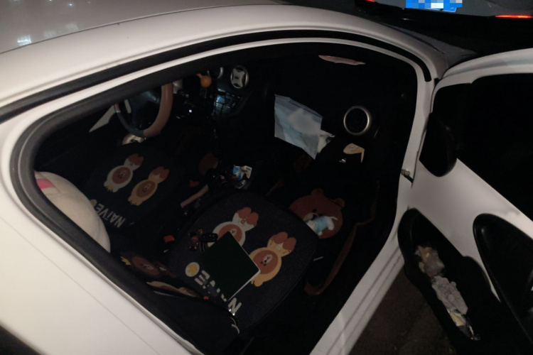 比亚迪F0 2015款 1.0L AMT 铉酷型局部细节9005