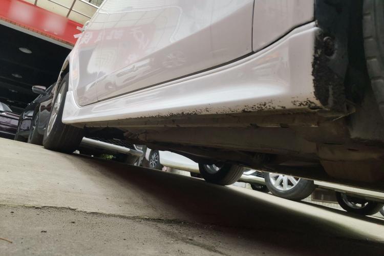 三菱 翼神 2014款 竞速版 1.8L CVT舒适型局部细节9001