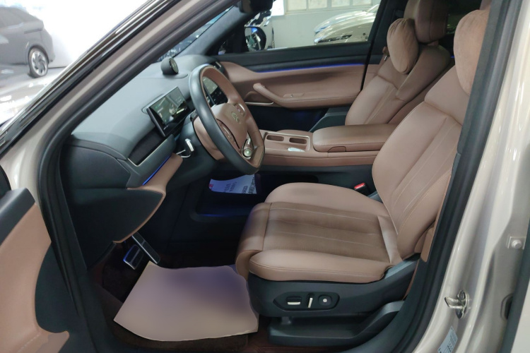 蔚来ES8 2024款 75kWh中控内饰19