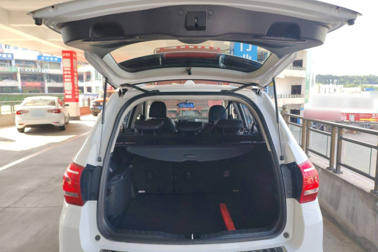 哈弗H6 2017款 红标 运动版 1.5T 手动两驱精英型局部细节23