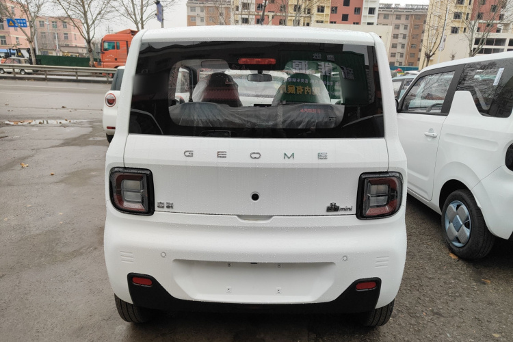 吉利银河 2024款 熊猫mini 200km 耐力熊车身外观6