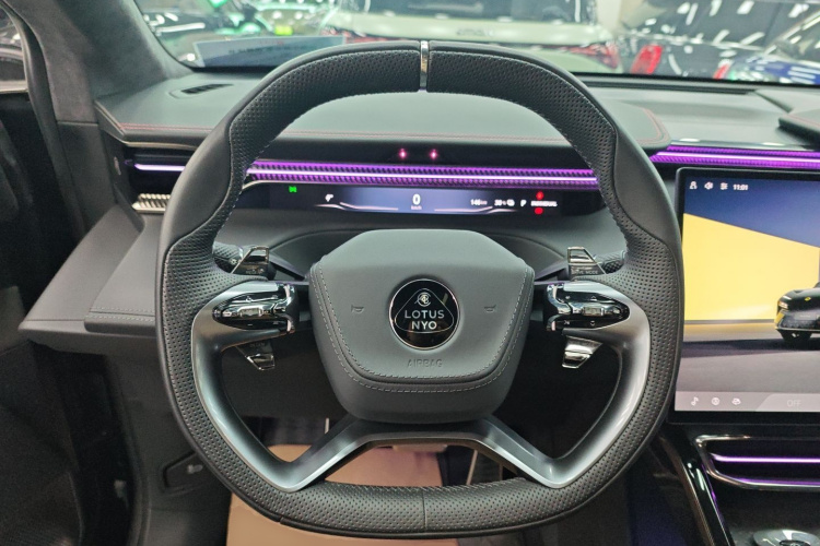 莲花跑车 2023款 ELETRE S+中控内饰13