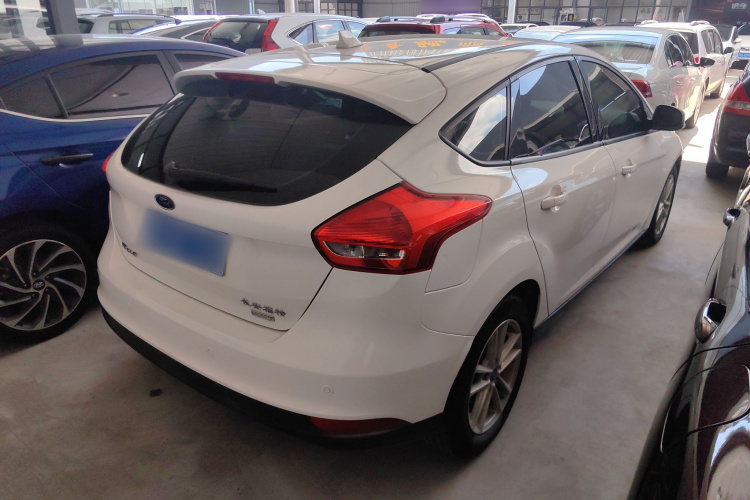 福特 福克斯 2018款 两厢经典 EcoBoost 125 自动超能风尚型智行版车身外观6005