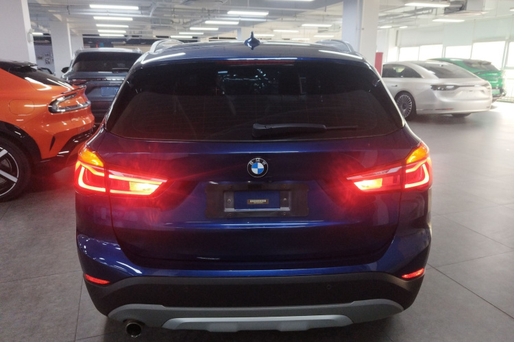 宝马X1 2018款 sDrive18Li 尊享型车身外观6004