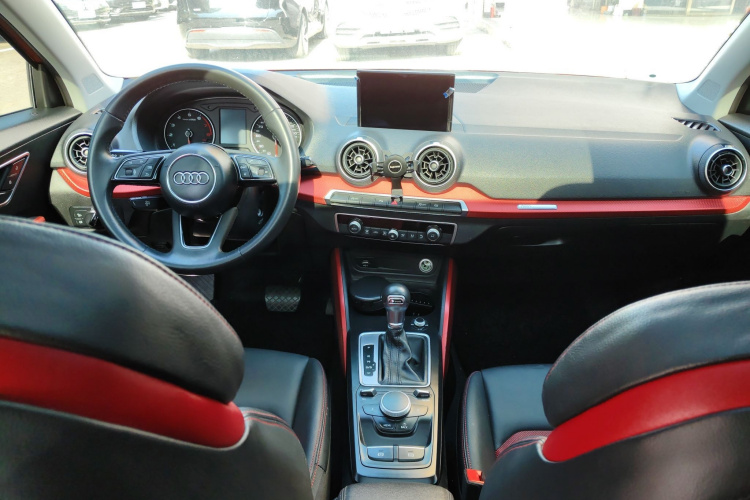 奥迪Q2L 2018款 35 TFSI 时尚动感型 国V中控内饰12