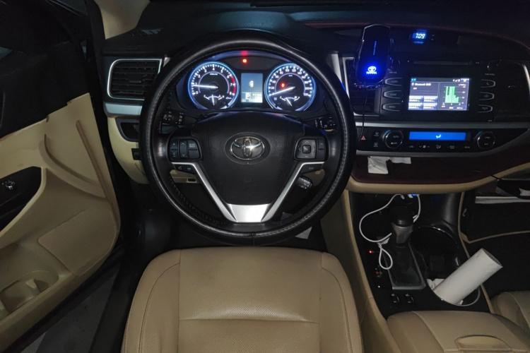 丰田 汉兰达 2015款 2.0T 四驱豪华版 7座中控内饰13