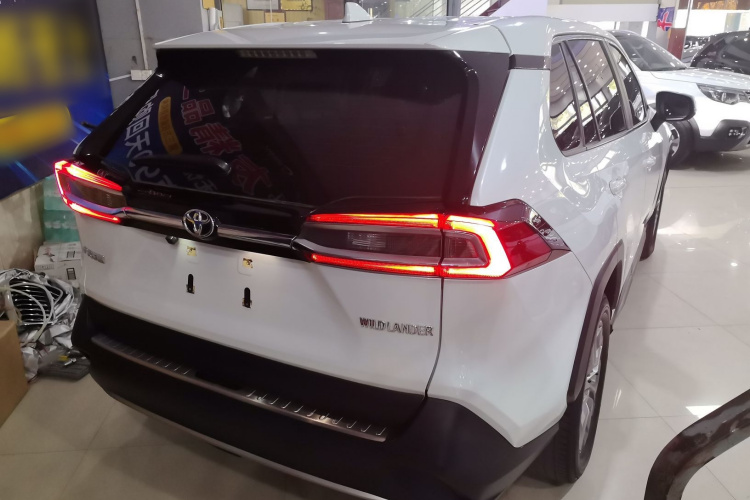 丰田 威兰达 2023款 2.0L CVT两驱都市版车身外观7