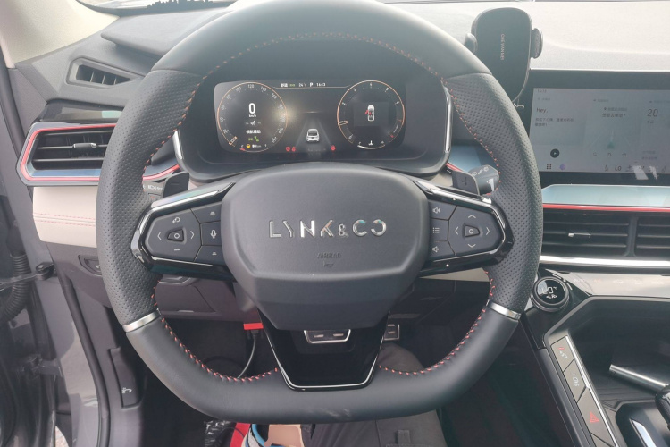 领克06 2020款 1.5T 耀Halo中控内饰13