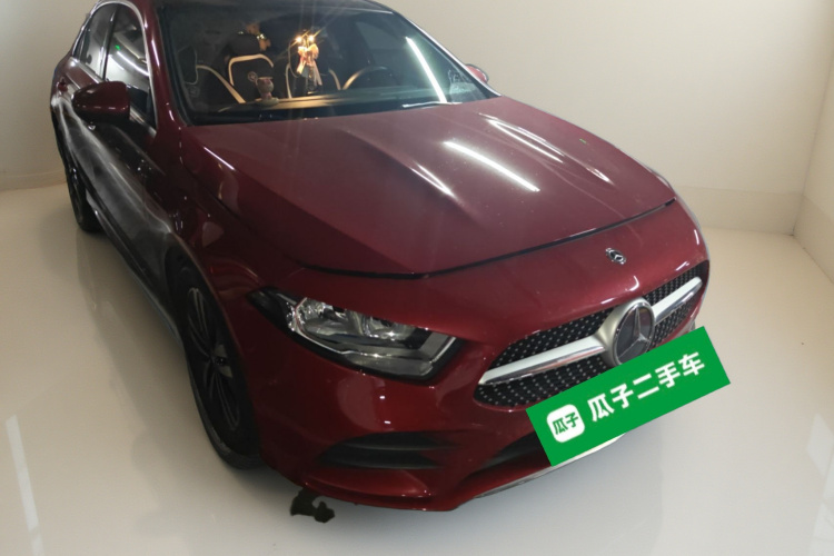奔驰A级 2020款 A 180 L 运动轿车车身外观3