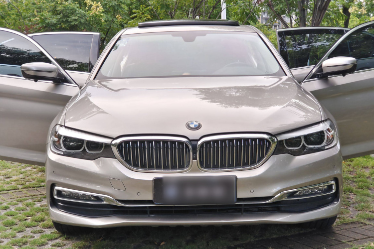 宝马5系 2018款 改款 530Li 领先型 豪华套装车身外观6003