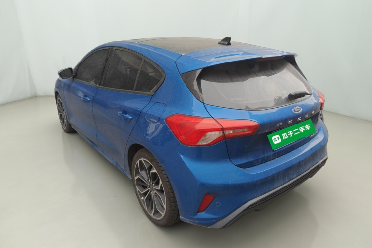 福特 福克斯 2019款 两厢 EcoBoost 180 自动ST Line车身外观5